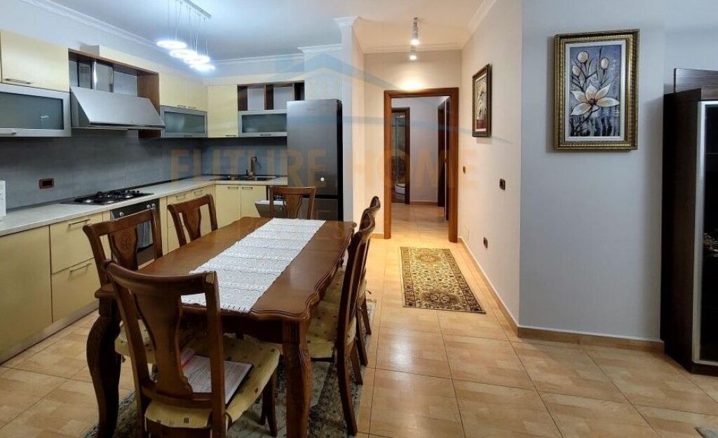 Qera, Apartament 2+1+2, 21 Dhjetori