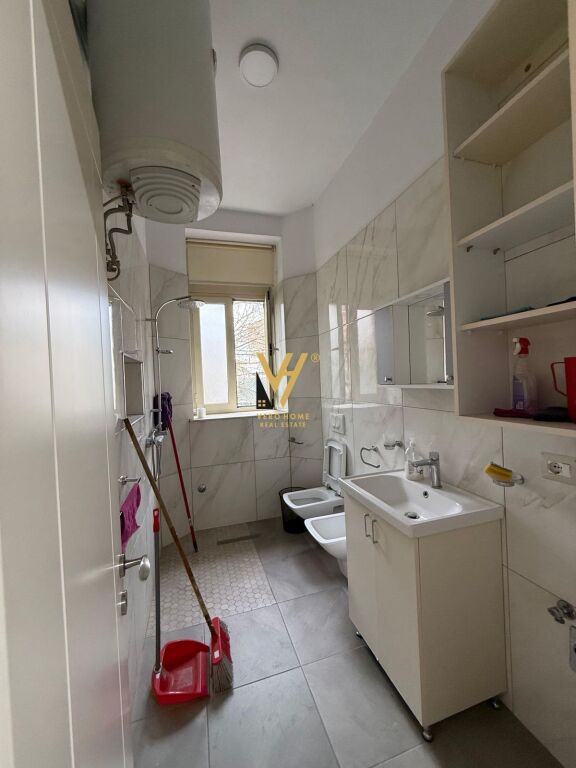 OFFICE 75 M2 FOR RENT AT BULV. ZOGU I PARE 100,000 LEKE