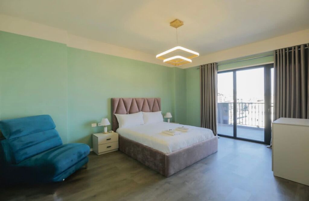 APARTAMENT 2+1 PER QIRA PARKU OLIMPIK!