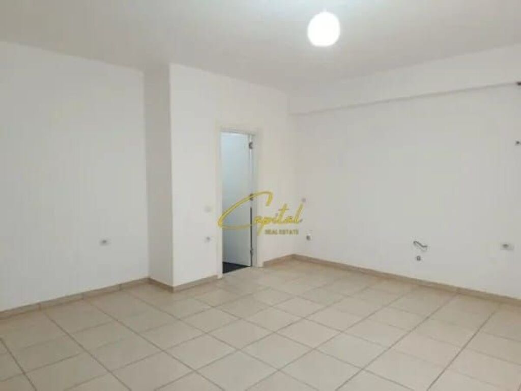 UFFICIO IN AFFITTO 40 M2 EX STAZIONE DEL TRENO 30.000 LEKE