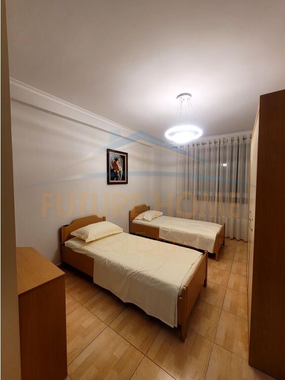 JEPET ME QERA APARTAMENT 2+1 TEK 21DHJETORI