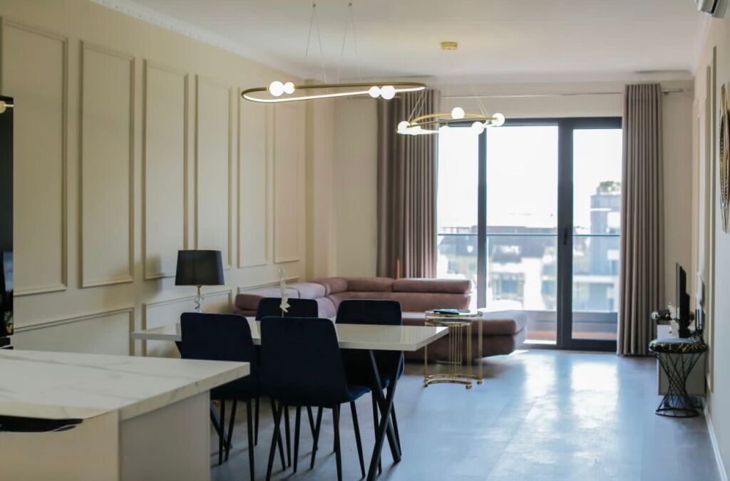 APARTAMENT 2+1 PER QIRA PARKU OLIMPIK!