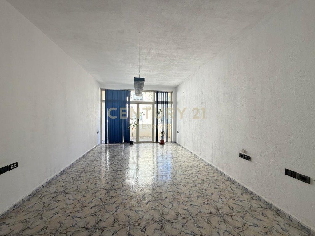 ISH BLLOKU, OFFICE FOR RENT (4+2 TOILETS + 2 BALCONIES) 1,500 € /Month
