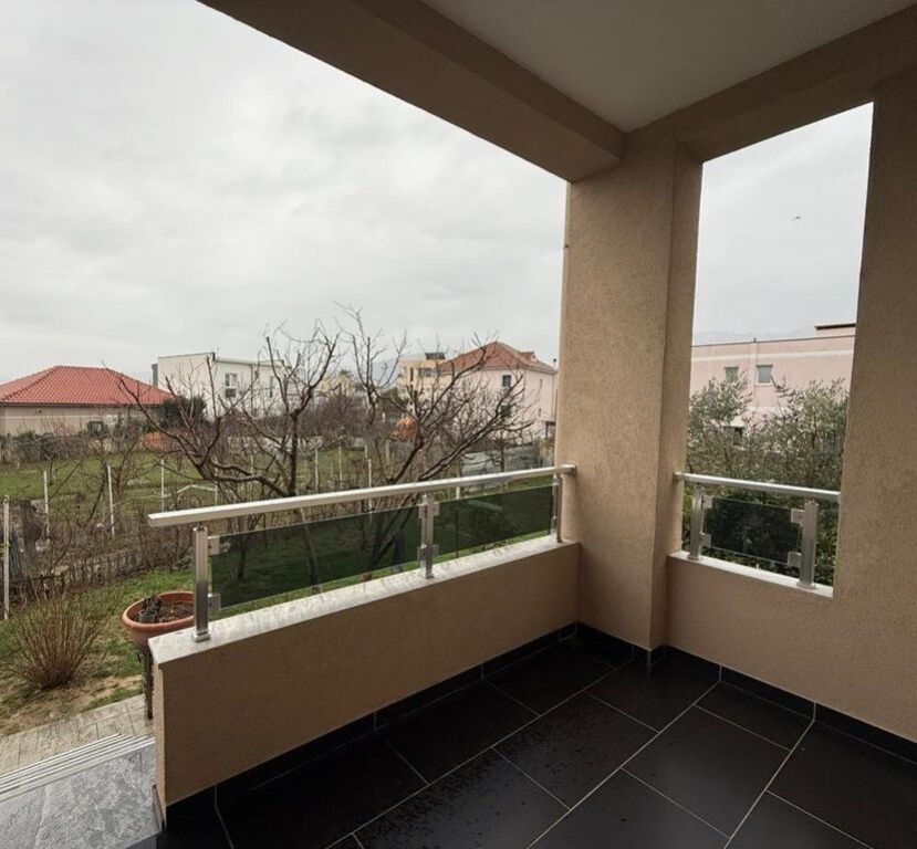 Super Vilë me Qira – Me Kopsht të Gjelbëruar dhe Parkim për 2 Makina