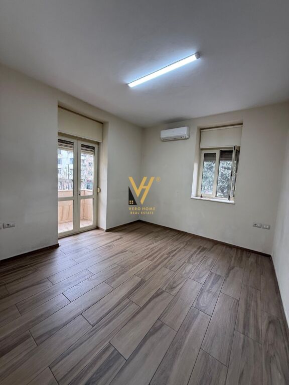OFFICE 75 M2 FOR RENT AT BULV. ZOGU I PARE 100,000 LEKE