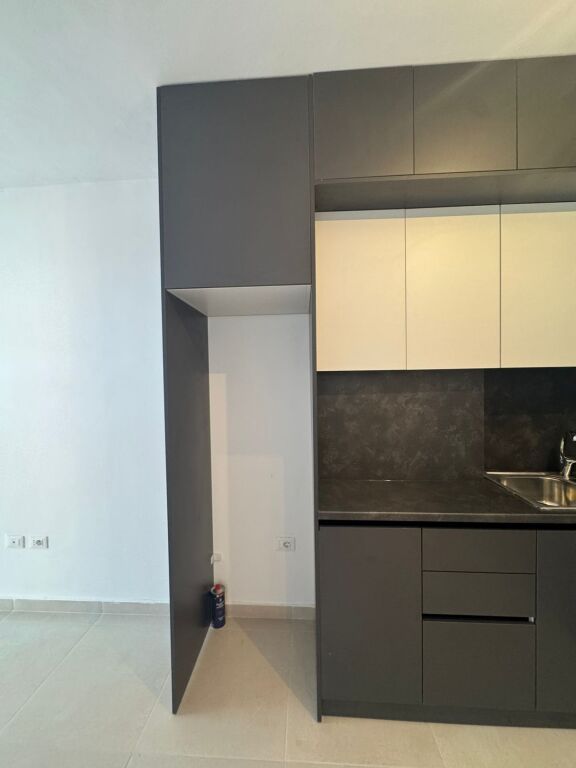 Jepet me qera Apartament 2+1, Prane Zjarrfikeses- Durres 300€
