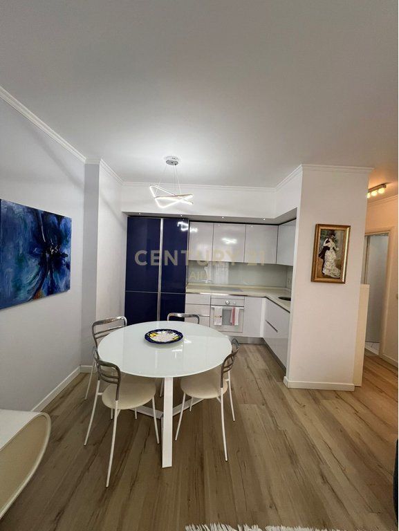 Apartament 2+1+2 për Qira në Brryl , Totalisht i Mobiluar