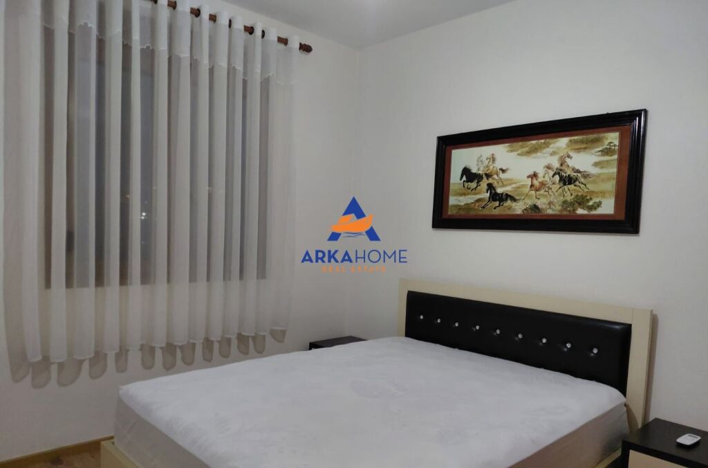 DUPLEX IN AFFITTO 170M2 "RRUGA PASHO HYSA , ALI DEM" 1300 EURO
