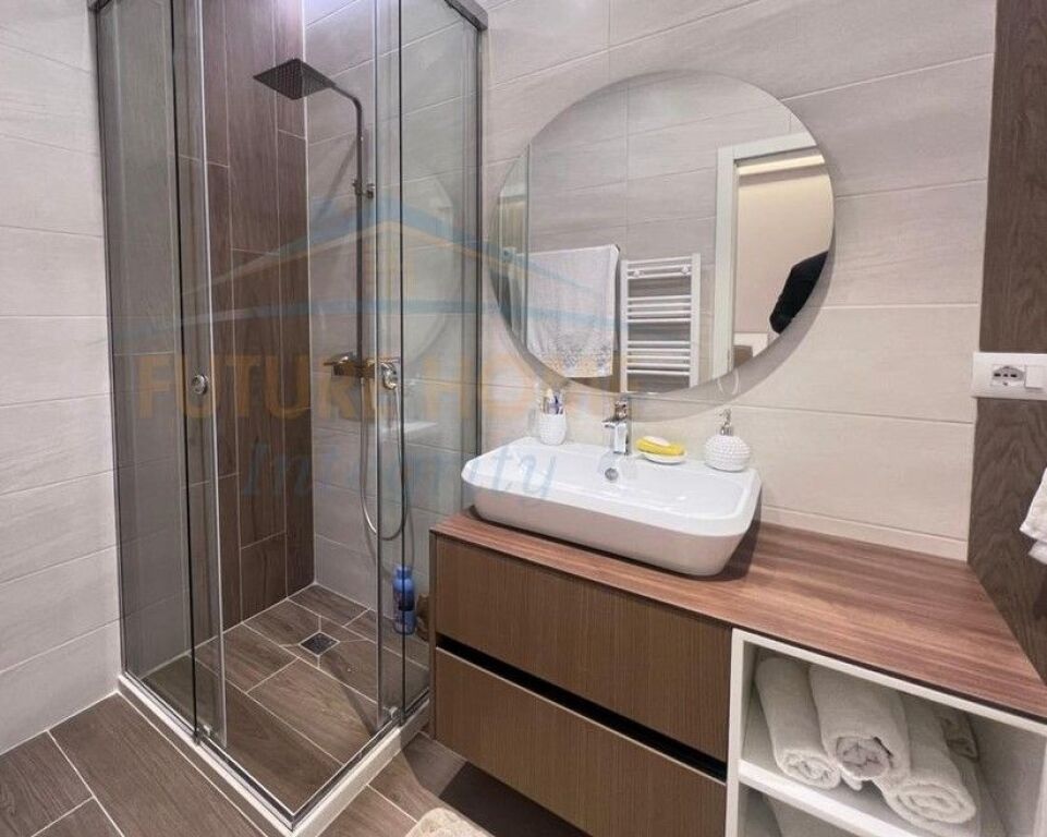 Rent, Apartment 3+1+2+2 Parking spaces, Red School