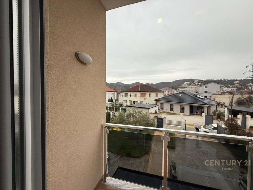 SUPER VILLA FOR RENT WITH GARDEN AND PARKING FOR 2 CARS