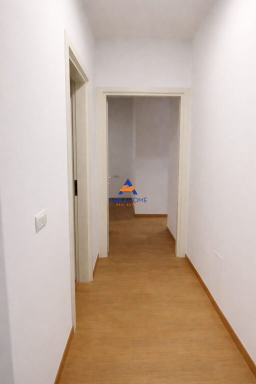 APPARTAMENTO IN AFFITTO PER UFFICIO 3+1+BALCONE "FJORE DI BOSKO" 80000 LEKE