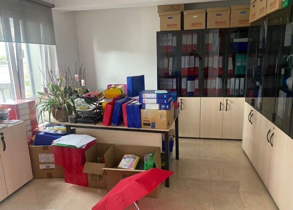 OFFICE FOR RENT 76 M2 CENTER 1,100 EURO