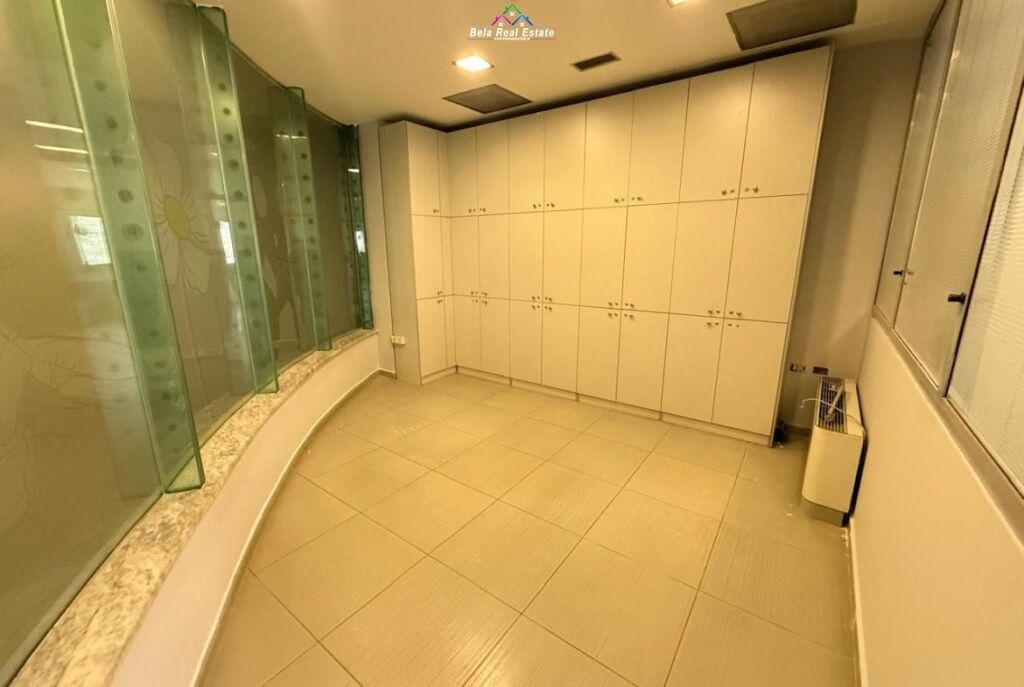 Zyre me qera tek Rruga e Kavajes (ID BZ2800) Tirane