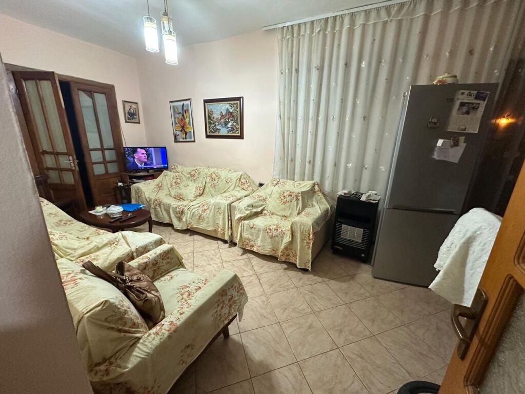 🏢Via Mine Peza, vicino alla Procura di Tirana, in vendita appartamento 3+1, 170.000€uro