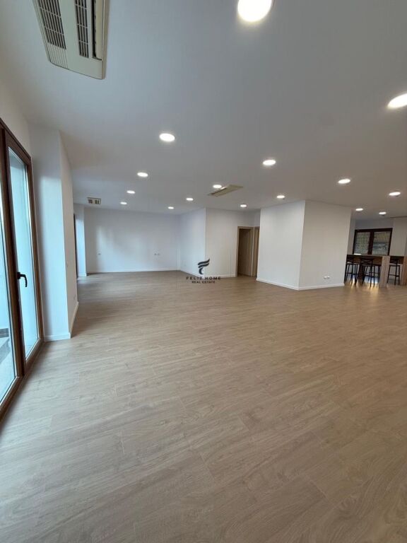 UFFICIO IN AFFITTO 180 M2 DELIORGJI 250.000 LEKE