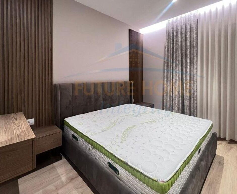 Rent, Apartment 3+1+2+2 Parking spaces, Red School