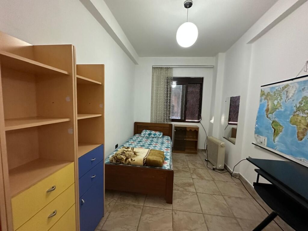 Mine Peza Street, near the Tirana Prosecutor's Office, apartment for rent, 3+1+2, furnished. 70,000 Lek  