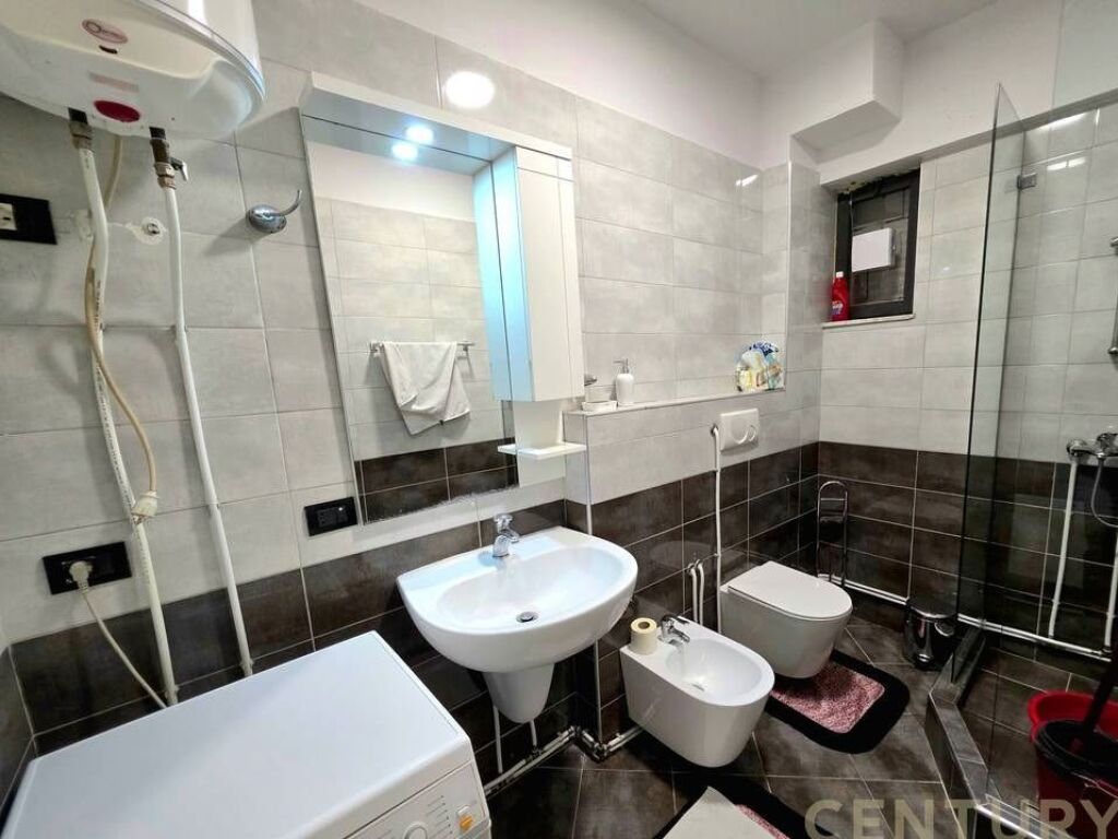 Apartament me qira 2+1, 21 Dhjetori