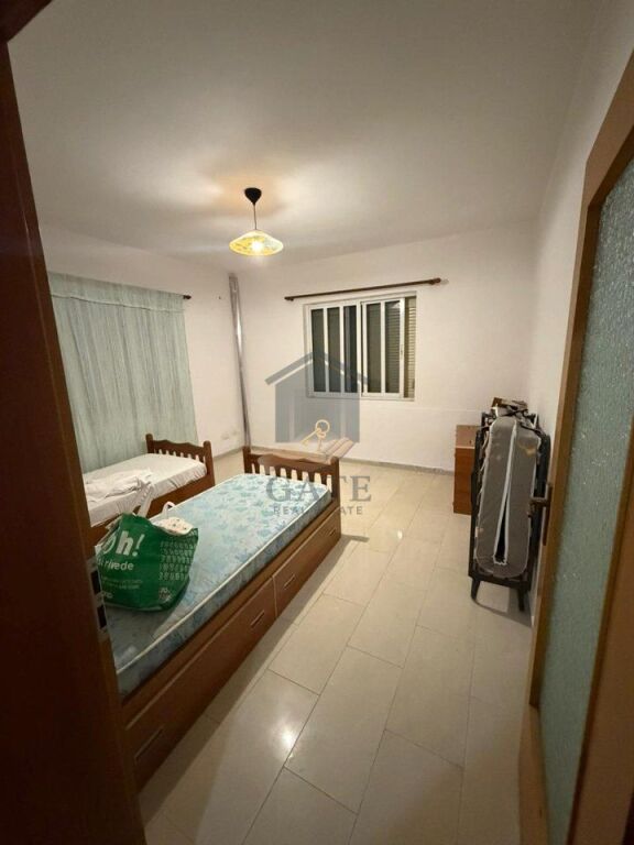 Affittasi Primo Piano di una Villa Vicino a Croce Rossa Durazzo