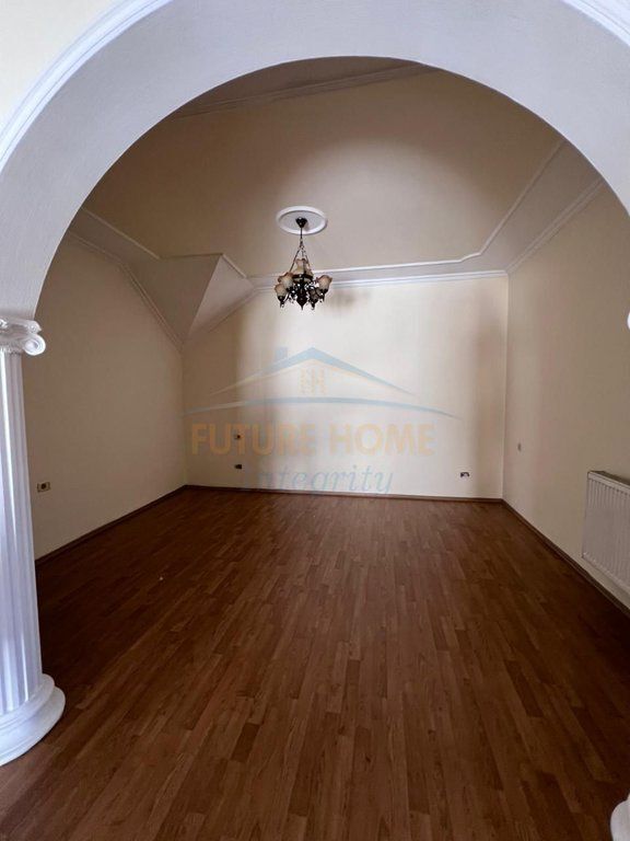 Qera, Duplex për Zyra, Blloku, Tiranë..