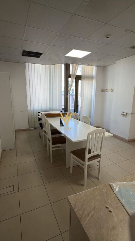 BUSINESS PREMISES 200 M2 FOR RENT NEAR WILLSON 3,000 EURO