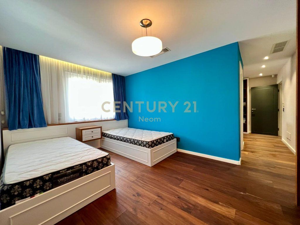 FOR RENT SUPER APARTMENT 2+1+2 WITH 2 PARKING SPOTS NEAR THE BOTANICAL GARDEN MOSQUE