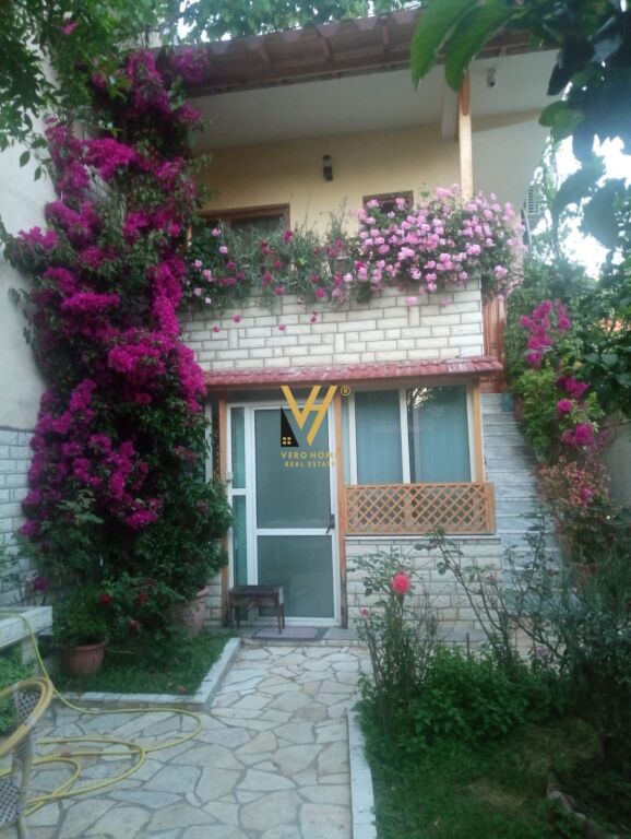 JEPET APARTAMENT 1+1+BLK ME QIRA TE QYTET STUDENTI 450 EURO