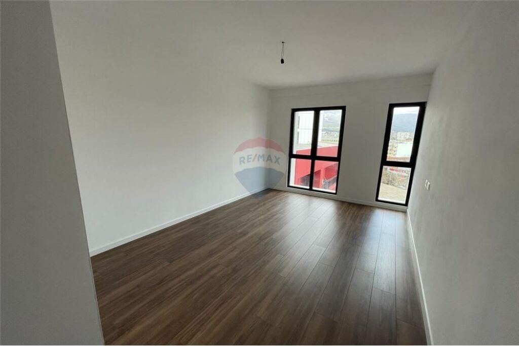 APARTAMENT 2+1 ME QIRA