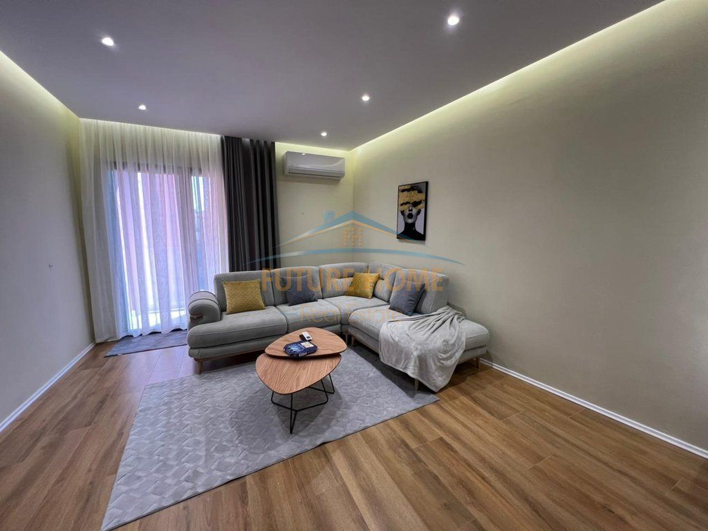Vendita, Appartamento 1+1, Galleria Roma, Via Kavaja, Tirana!