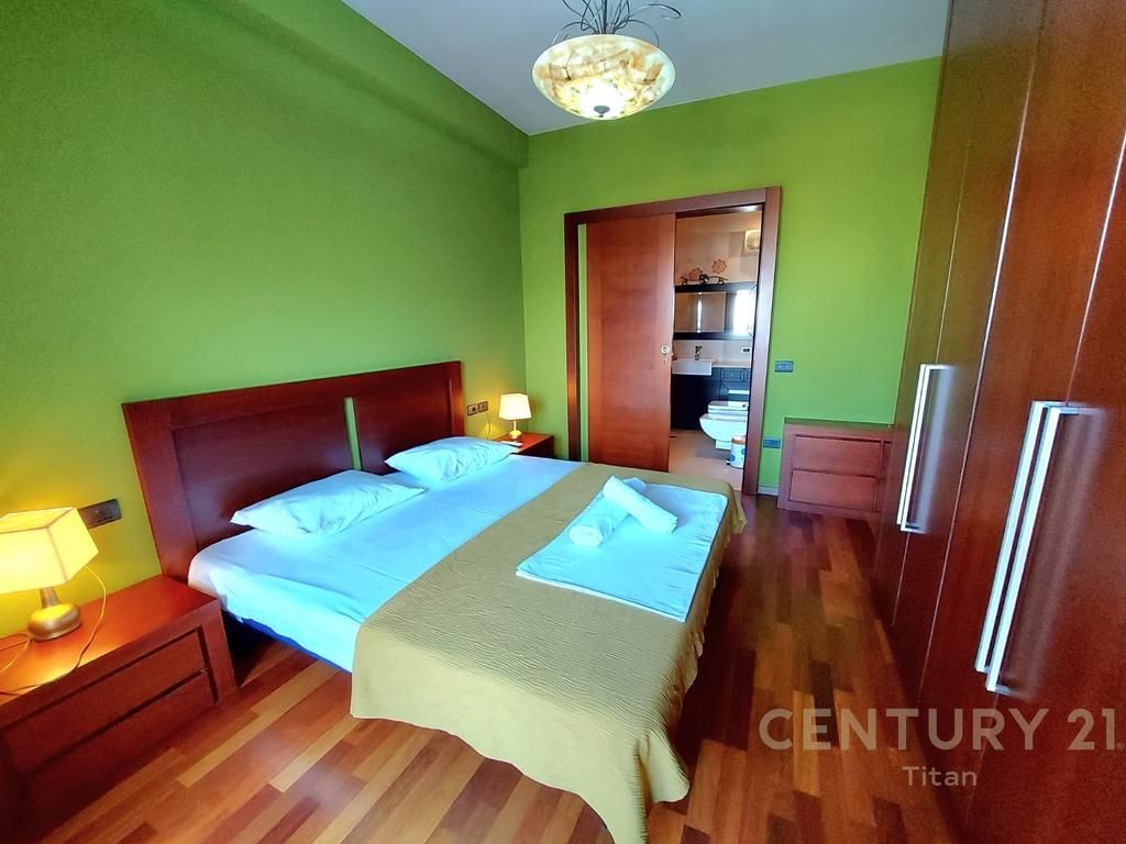 APARTMENT 2+1+2 FOR RENT ON BARRICADES STREET