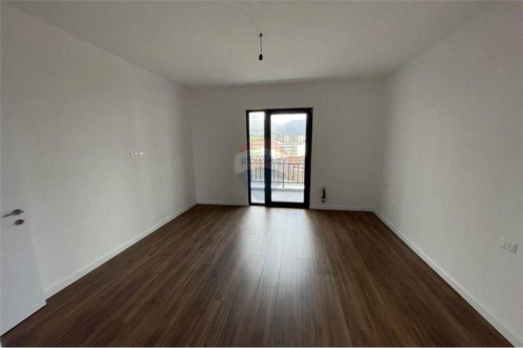 APARTAMENT 2+1 ME QIRA