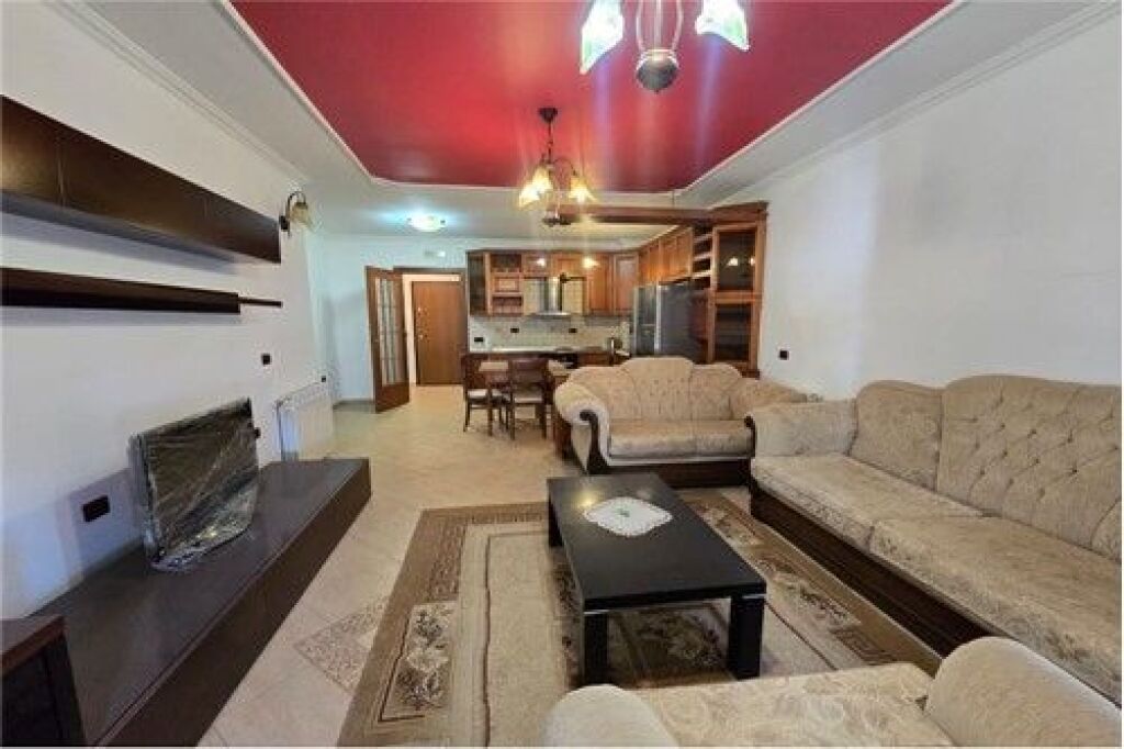 APARTAMENT  3+1 ME QIRA , KOMUNA E PARISIT!