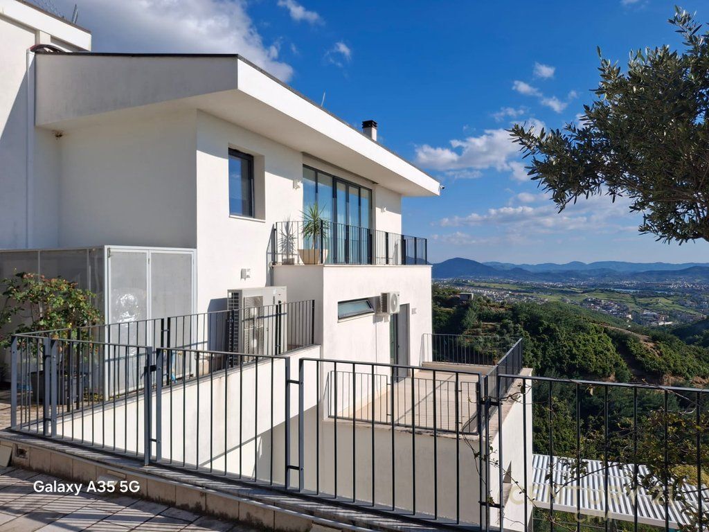 Villa in vendita a Linz
