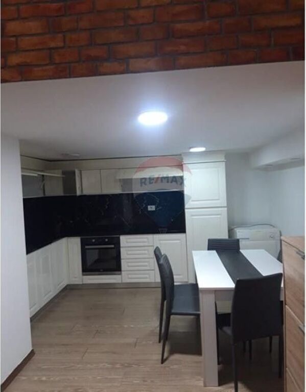 Jepet apartament Dubleks 2+1 me qira te Rruga e Thesarit ,Fresk!