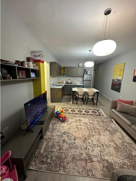 Qera, Apartament 1+1+Post Parkimi, Fusha e Aviacionit, Tiranë.