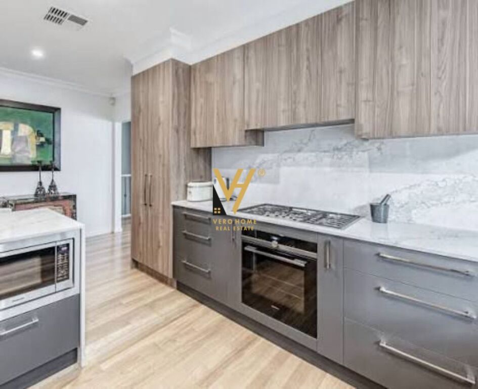 FOR SALE APARTMENT 2+1+2 ON BOGDANEV STREET 260,000 EURO