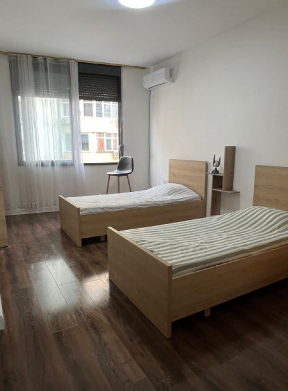 🏢 APARTAMENT 3+1 ME QIRA — Komuna e Parisit