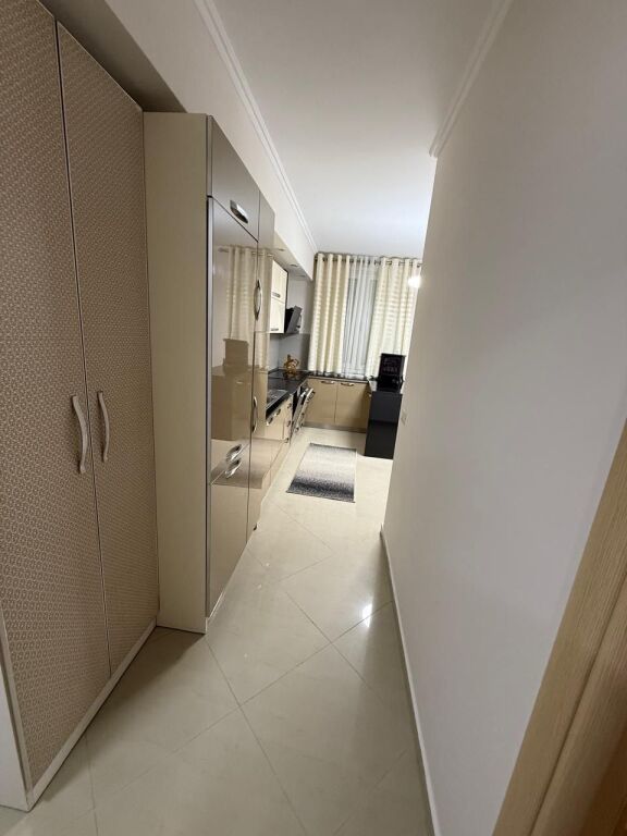 📣Qera Apartament 2+1  📍Kompleksi Magnet, 21 Dhjetori  •Kati 7 me ashensor  •Cmimi 75.000 leke ne muaj i diskutueshem
