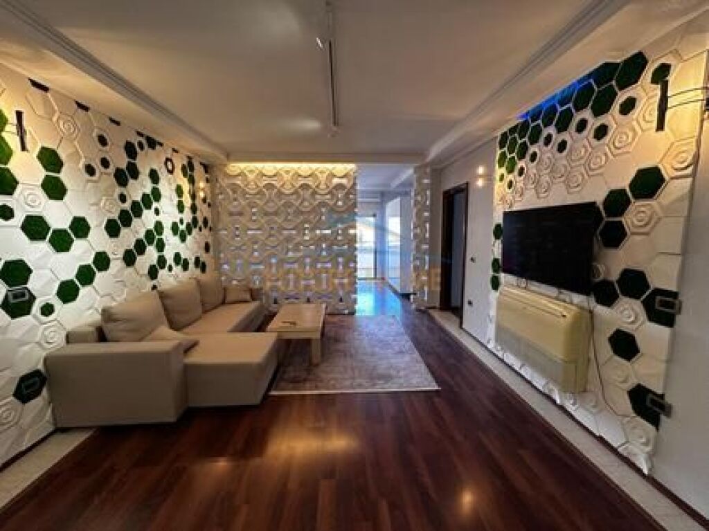 Shitet, Apartament 2+1,Liqeni,Tiranë