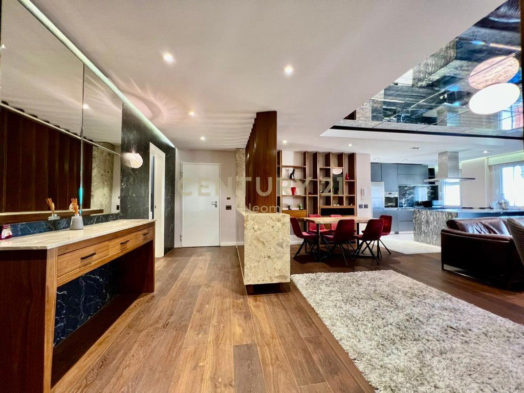 FOR RENT SUPER APARTMENT 2+1+2 WITH 2 PARKING SPOTS NEAR THE BOTANICAL GARDEN MOSQUE