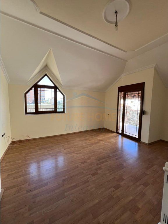 Qera, Duplex për Zyra, Blloku, Tiranë..