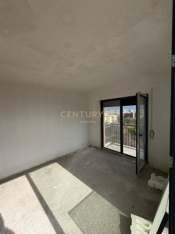 VENDESI APPARTAMENTO GIARDINO BOTANICO 1+1 90m² PIANO 5