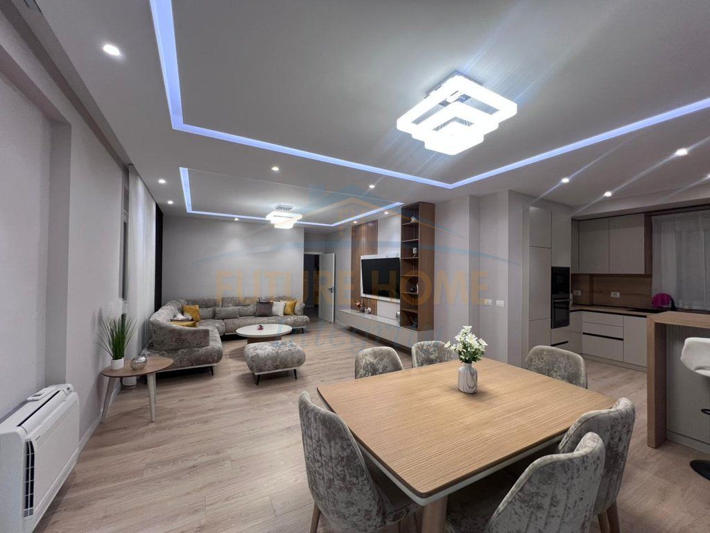 Qera, Apartament 3+1+2+2 Poste parkimi, Shkolla e Kuqe, Tiranë.