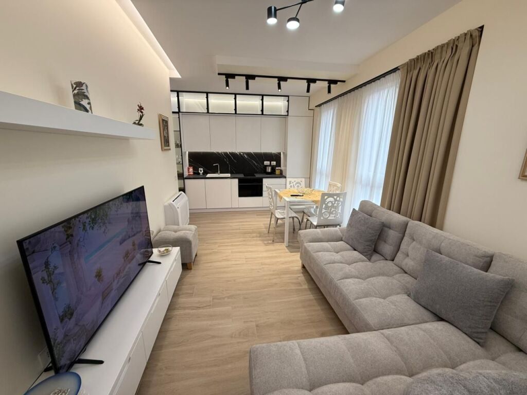 APARTAMENT 1+1 PER QERA TE MONDIALI 21 DHJETORI