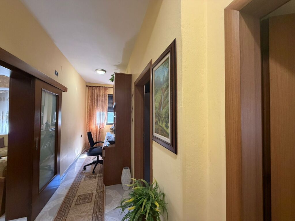 For sale, Apartment 3+1+2, Durrës Street, Tirana, 220000 €
