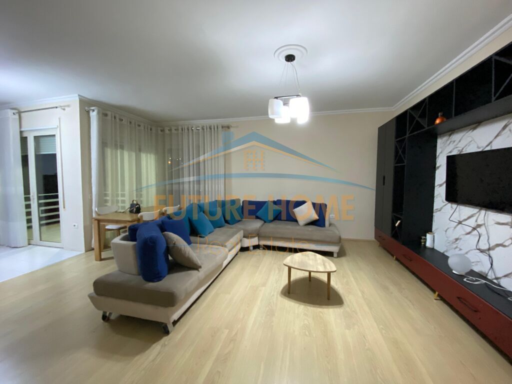 Qira, Apartament 2+1+2, Liqeni i Thate