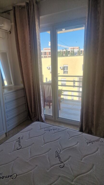Apartament 2+1 me qera tek Rruga e Kavajes perballe Delijorgjit