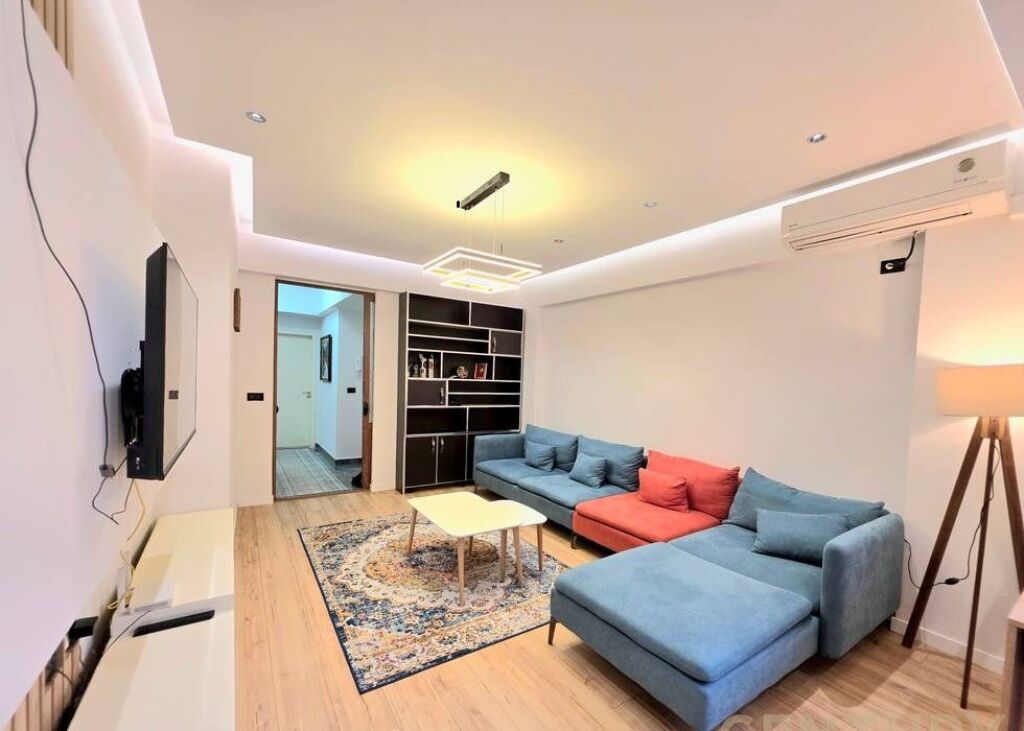 Apartament me qira 2+1, 21 Dhjetori