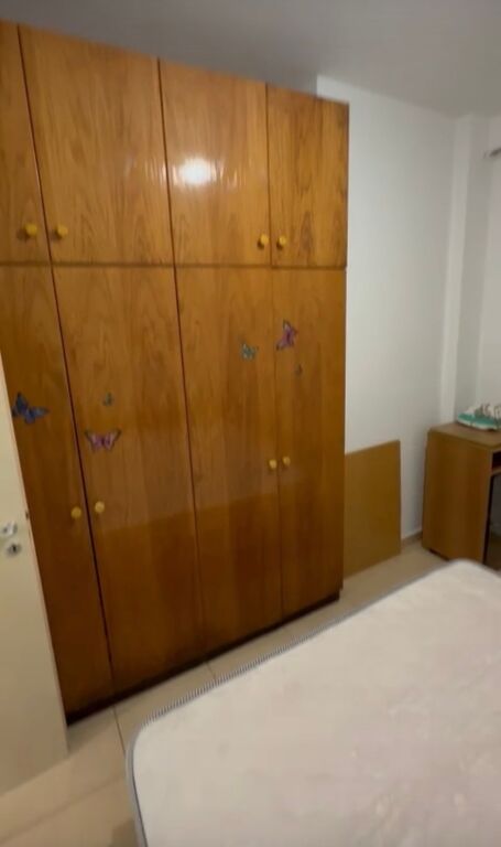 1+1,i mobiluar,rruga peti liqeni i thate,kompleksi Lim Em,400 euro