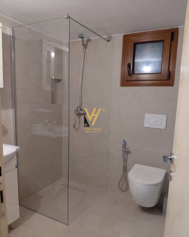 AFFITTASI INGRESSO 5+1+2+BLK A ALI DEM 1.300 EURO